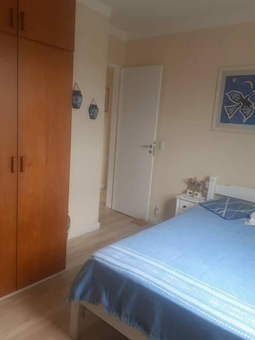 Apartamento moderno com 03 quartos e 02 garagens