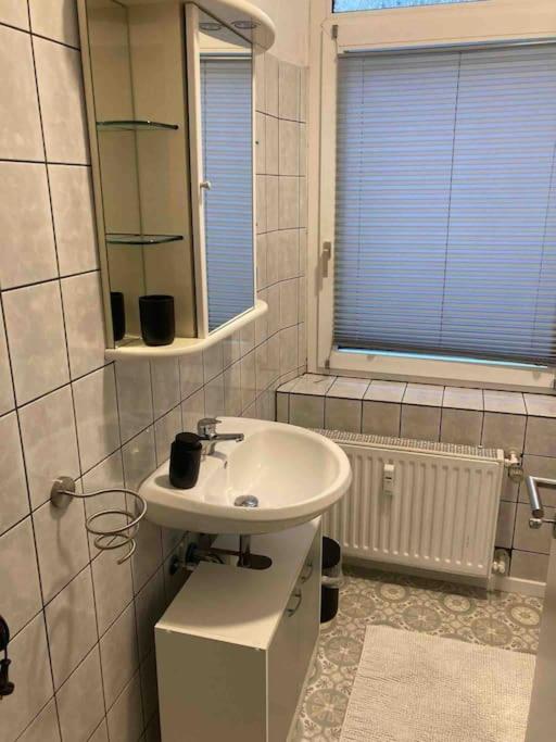 Helle schöne 2 Zimmer Wohnung im Herzen Krefelds