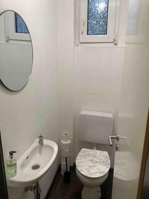 Helle schöne 2 Zimmer Wohnung im Herzen Krefelds