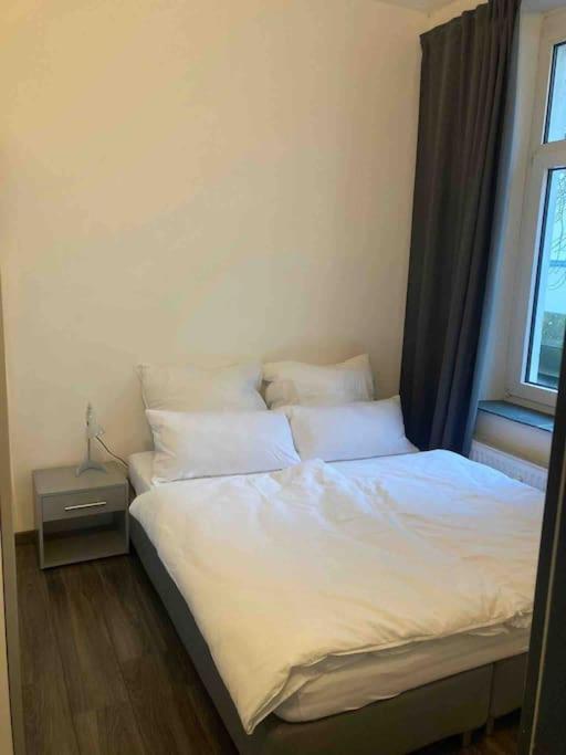 Helle schöne 2 Zimmer Wohnung im Herzen Krefelds