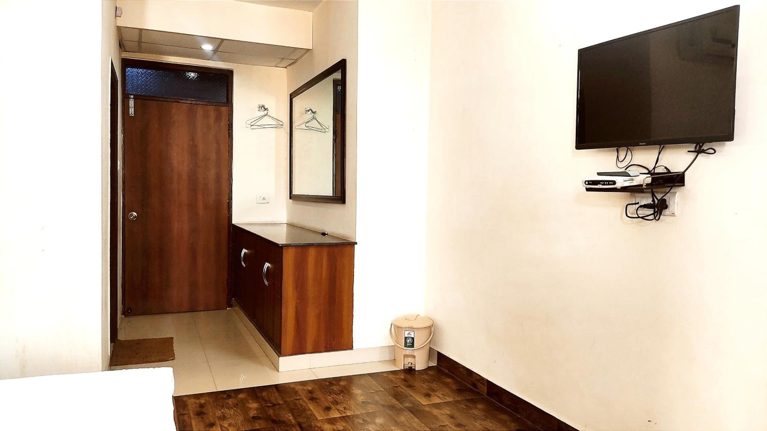 HOTEL INTERNATIONAL - Adjoining INDO Canadian Transport & ISBT Jalandhar City - Corporate, Families, Solo Travellers, Couples Favorite view 3