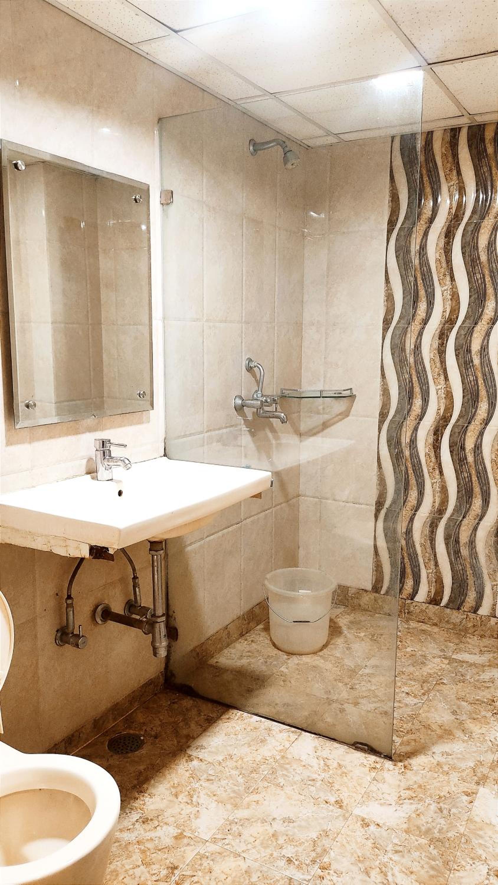 HOTEL INTERNATIONAL - Adjoining INDO Canadian Transport & ISBT Jalandhar City - Corporate, Families, Solo Travellers, Couples Favorite view 5