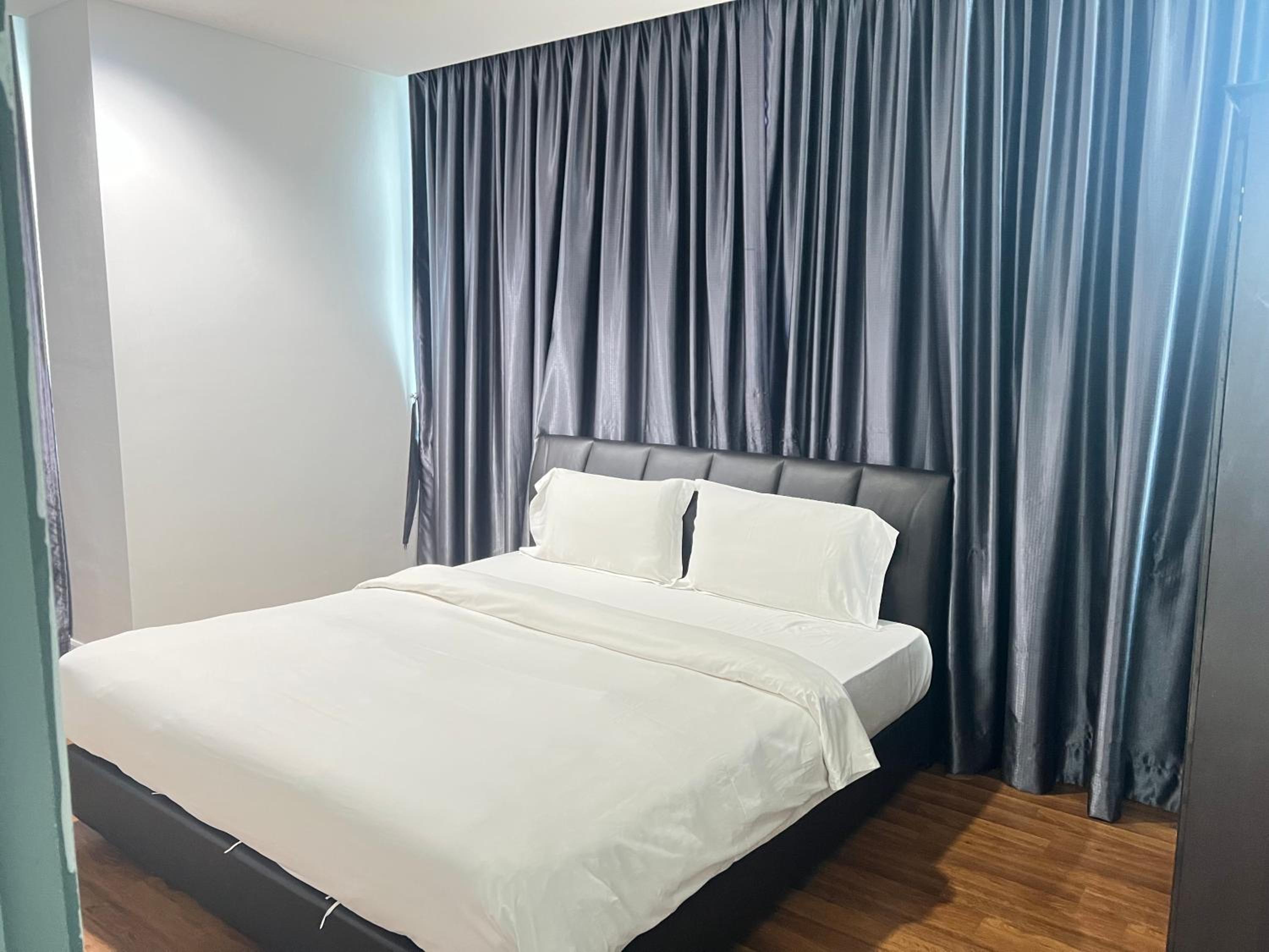 Marcu summer suites by whollmark
