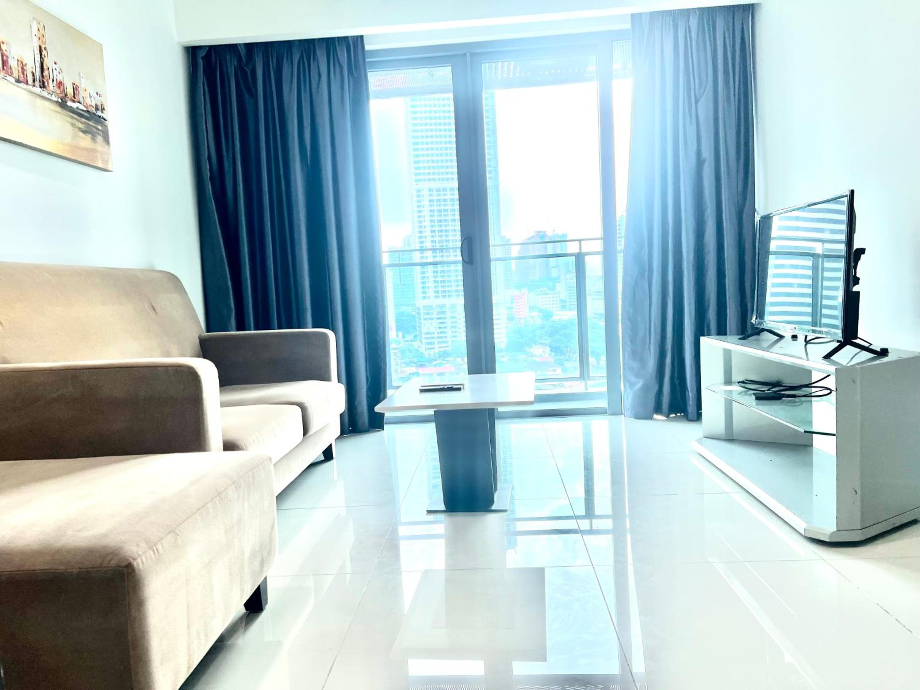 Marcu summer suites by whollmark