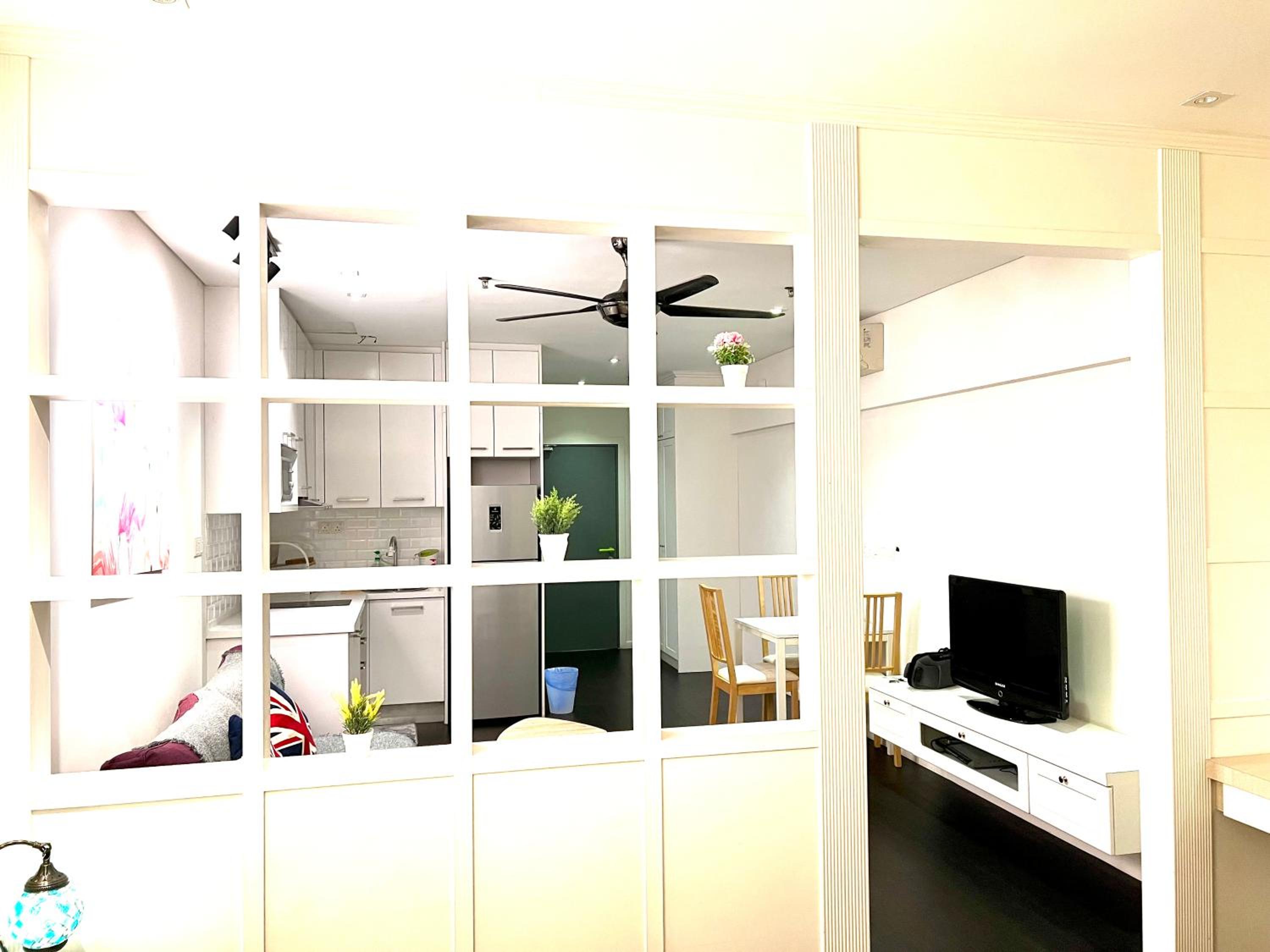 Marcu summer suites by whollmark