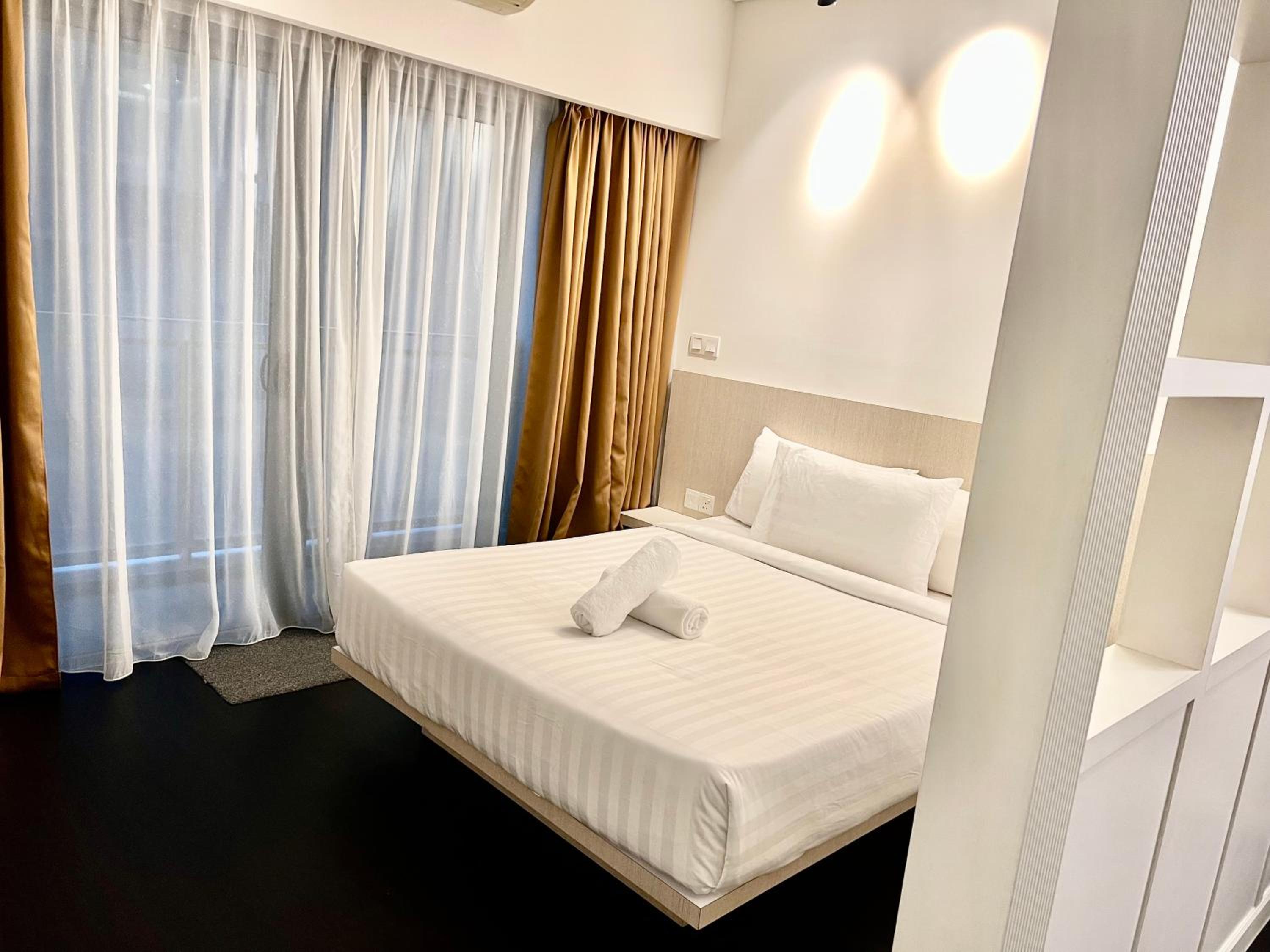 Marcu summer suites by whollmark