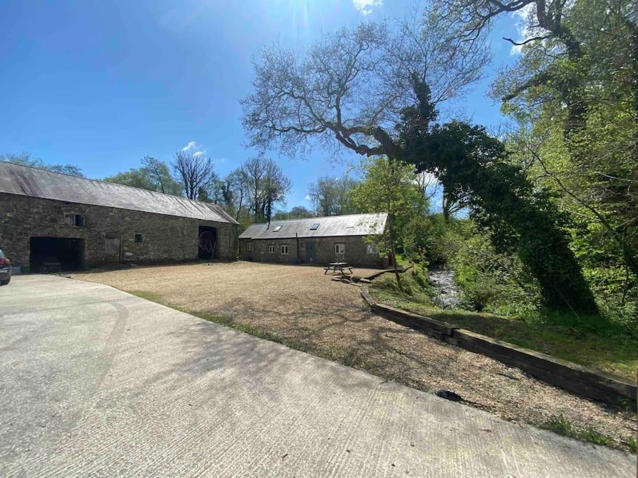 Crymlyn barn