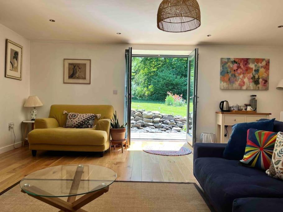 Crymlyn barn