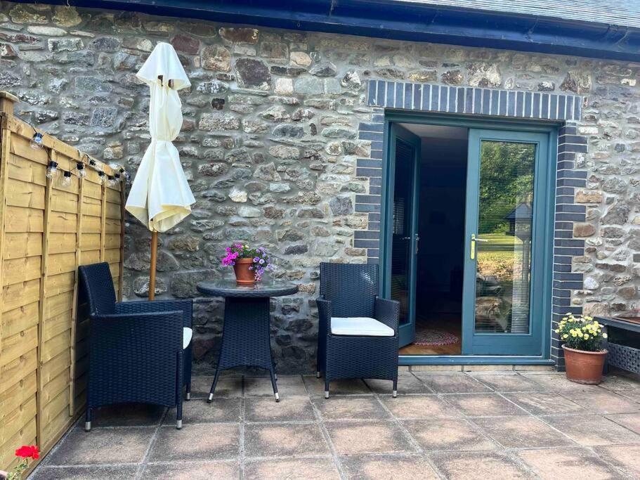 Crymlyn barn