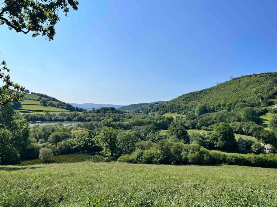 Crymlyn barn