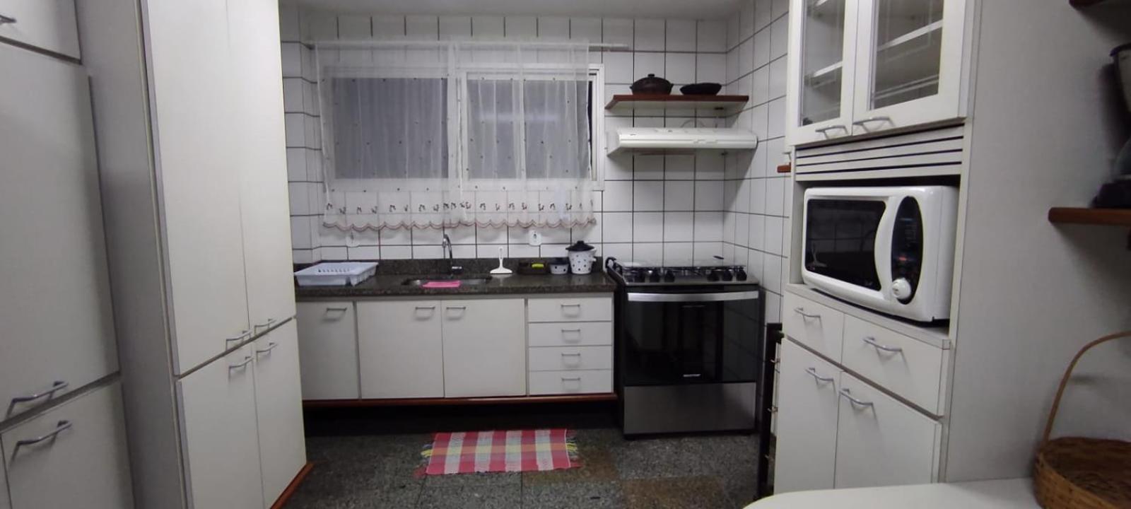 Apartamento BEIRA MAR VISTA TOTAL - SENSAÇÃO DE CASA TÉRREA A BEIRA MAR - COZINHA EQUIPADA -AIR FRYER -ÁREA DE CHURRASCO PRIVATIVA- TVS SMART- DISNEY PLUS  view 3