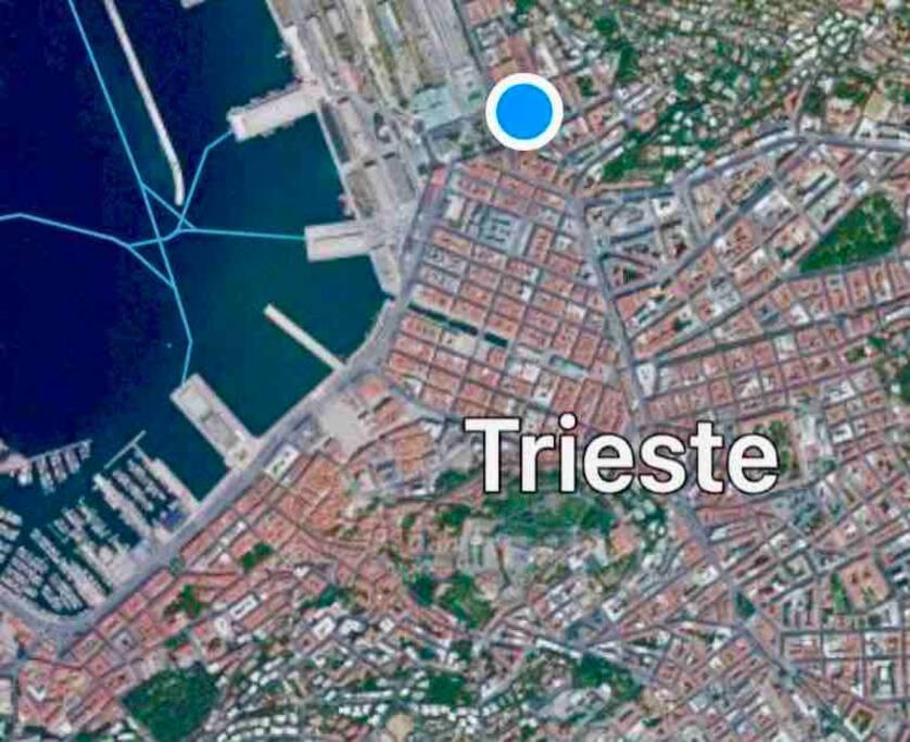 Tivarnella B&B - Large and bright Attic in Trieste Center view 3