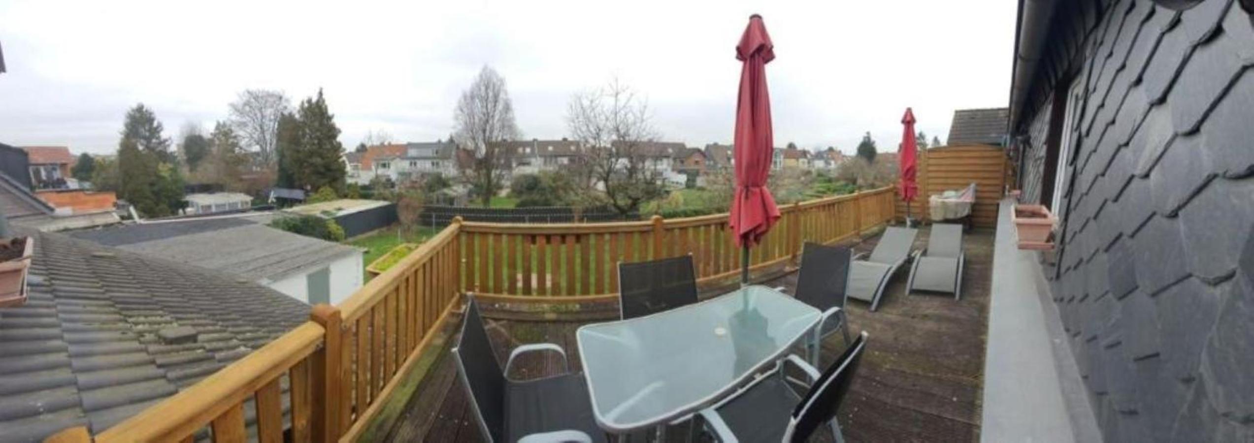 Cozy villa with garden, balcony and parking area in Düsseldorf