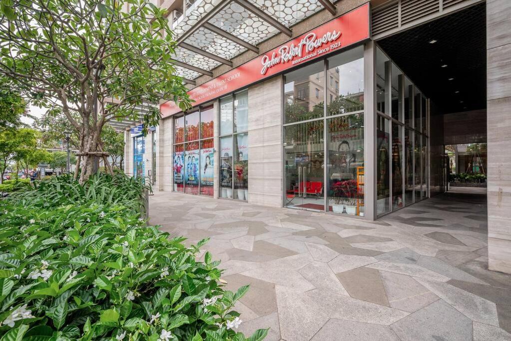 Millennium Apt-Balcony-Near D1-Netflix-Ivyhouse