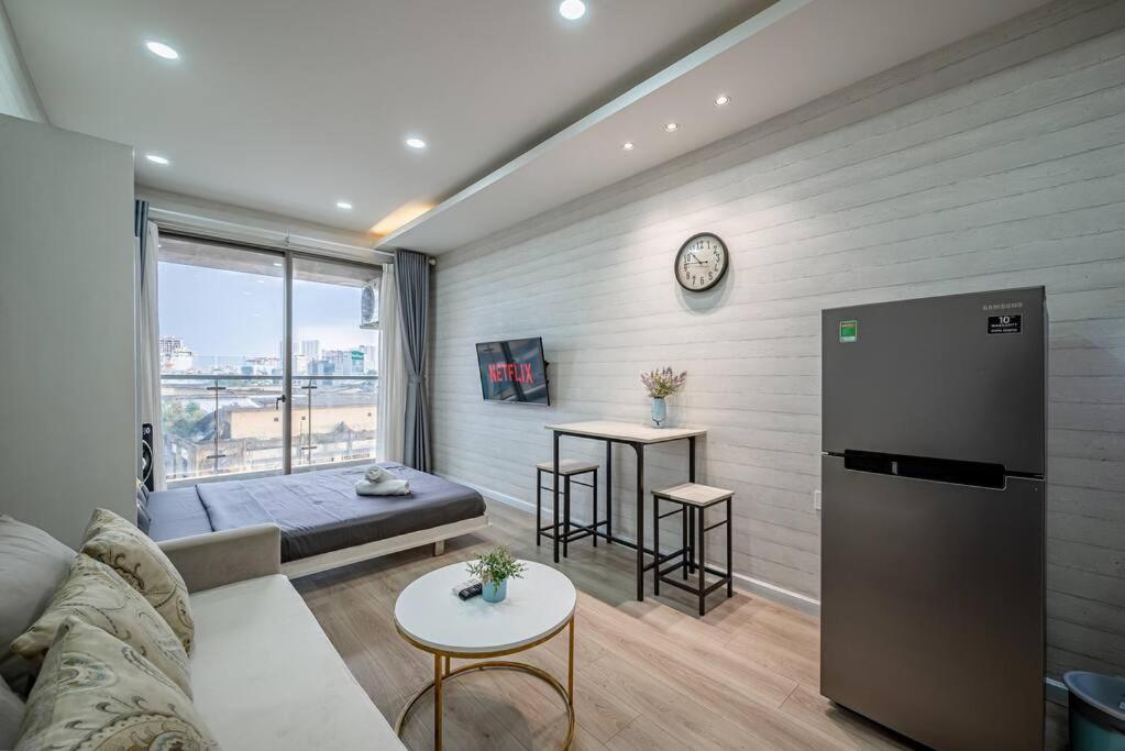 Millennium Apt-Balcony-Near D1-Netflix-Ivyhouse