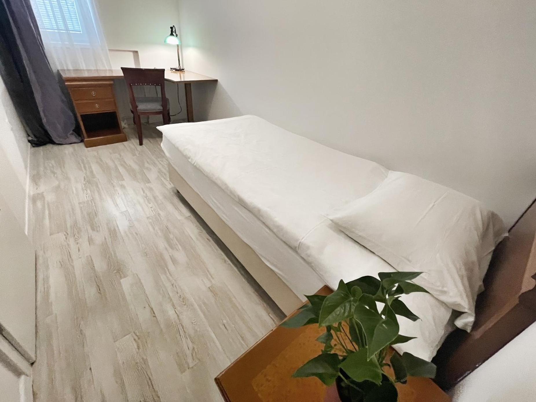 Papas Apartment
