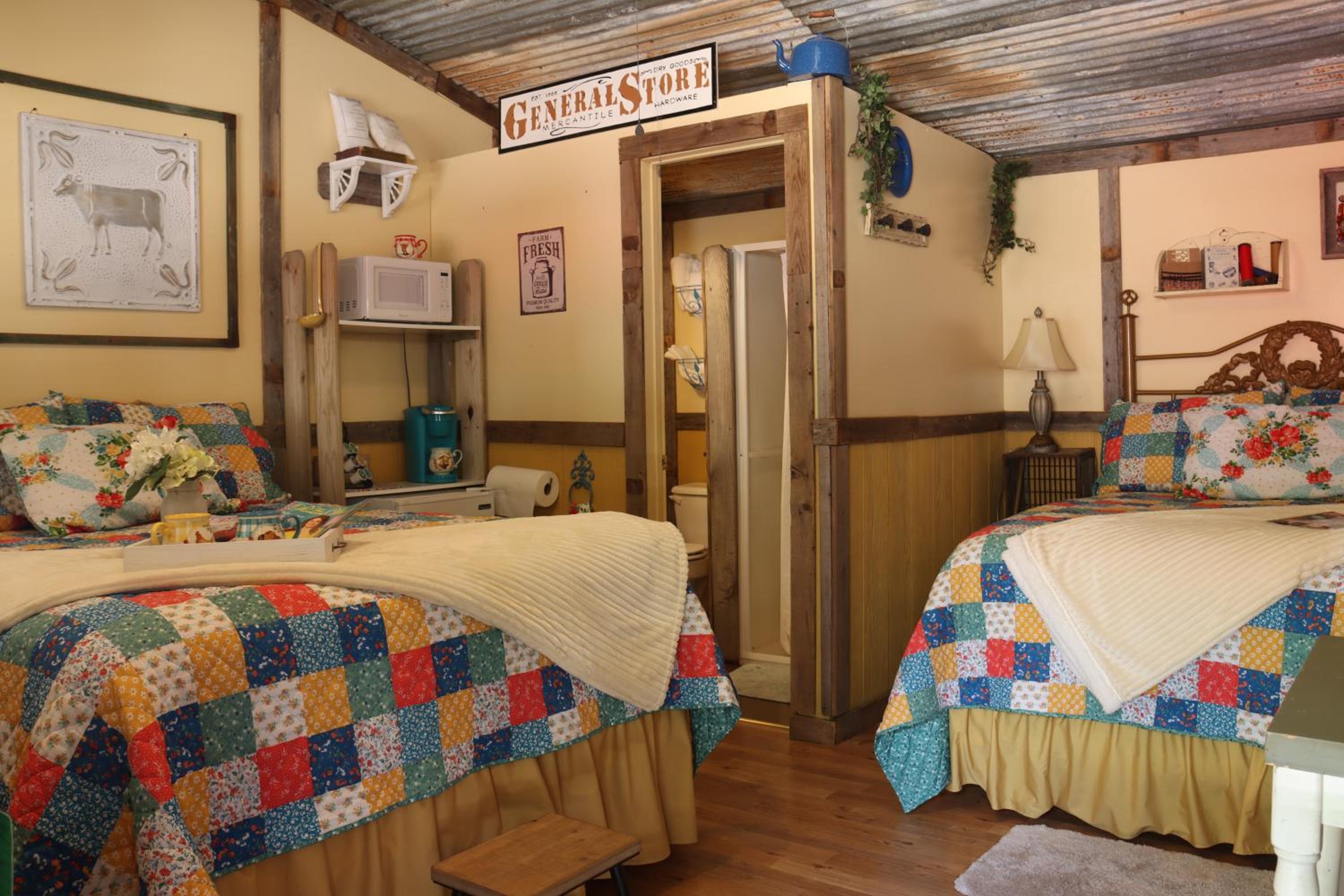 Acorn Hideaways Canton Charming Pioneer Suite 1890's General Store view 2