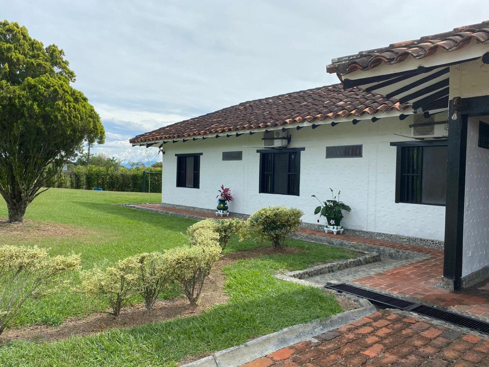 CASA CAMPESTRE LA CAMPIÑA LA VICTORIA Valle del Cauca ESPACIO COMPLETO