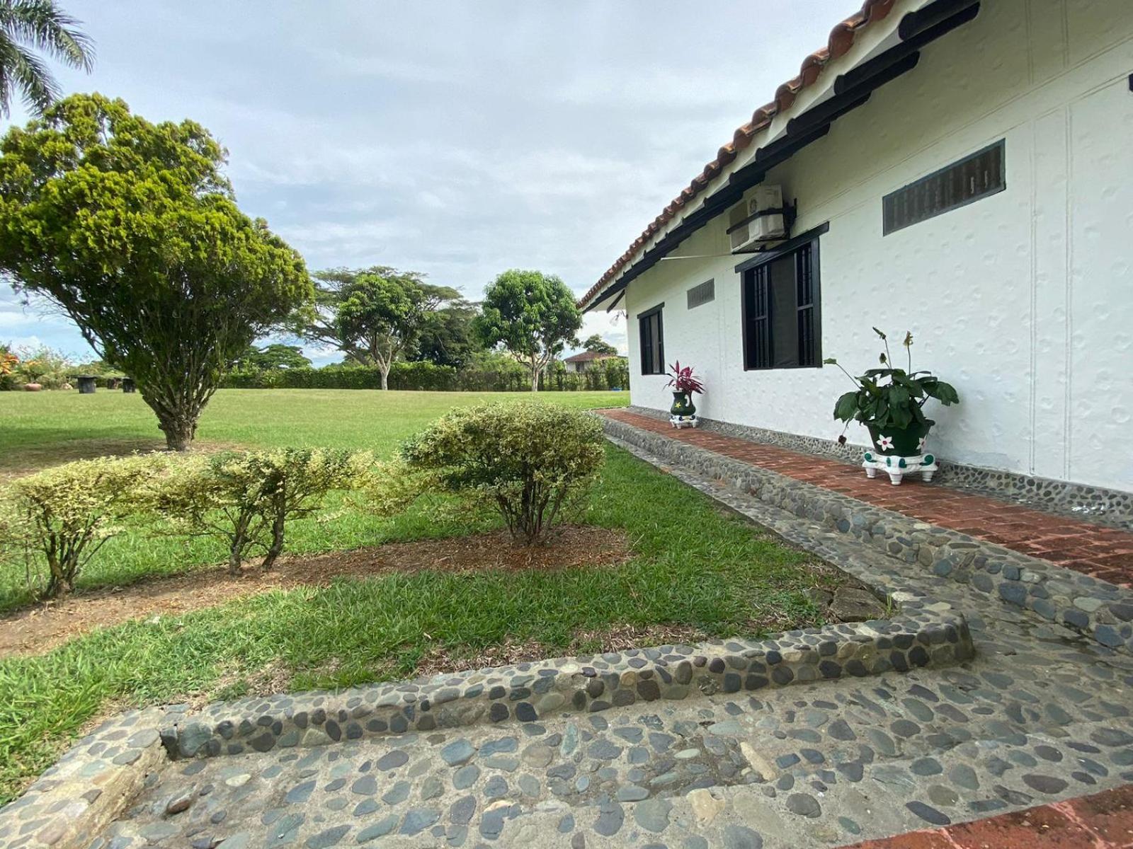 CASA CAMPESTRE LA CAMPIÑA LA VICTORIA Valle del Cauca ESPACIO COMPLETO