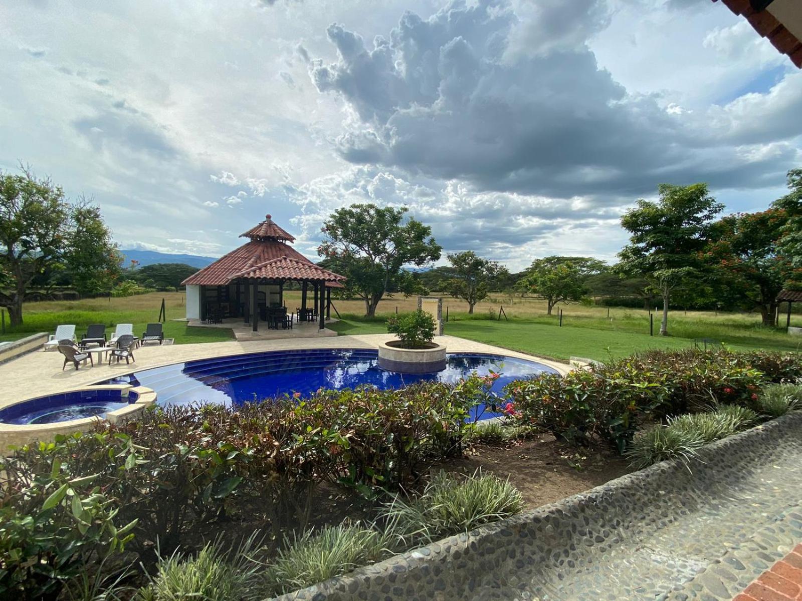 CASA CAMPESTRE LA CAMPIÑA LA VICTORIA Valle del Cauca ESPACIO COMPLETO