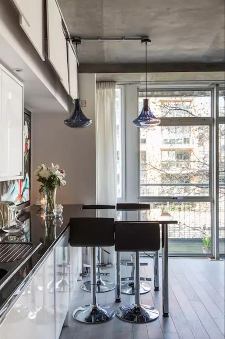 Canal-side apartment in Shoreditch