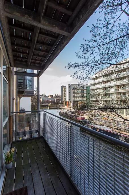 Canal-side apartment in Shoreditch