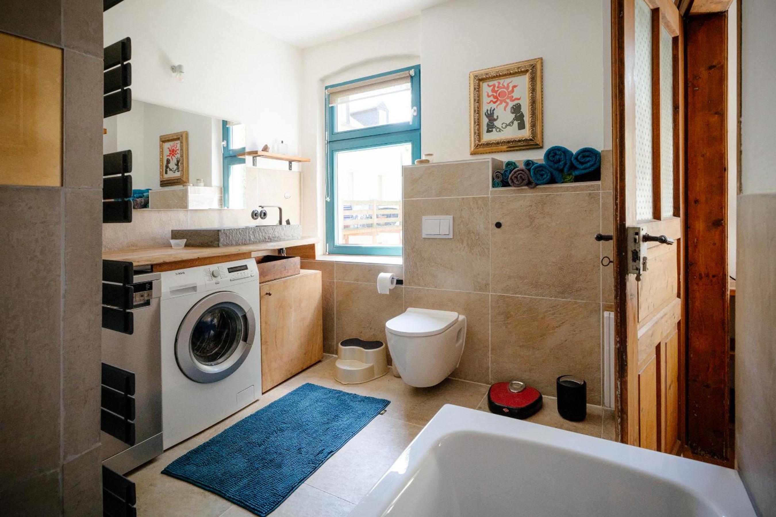The Upholstery Tinyhouse Deluxe Eco Chalet Kreativ Citynah