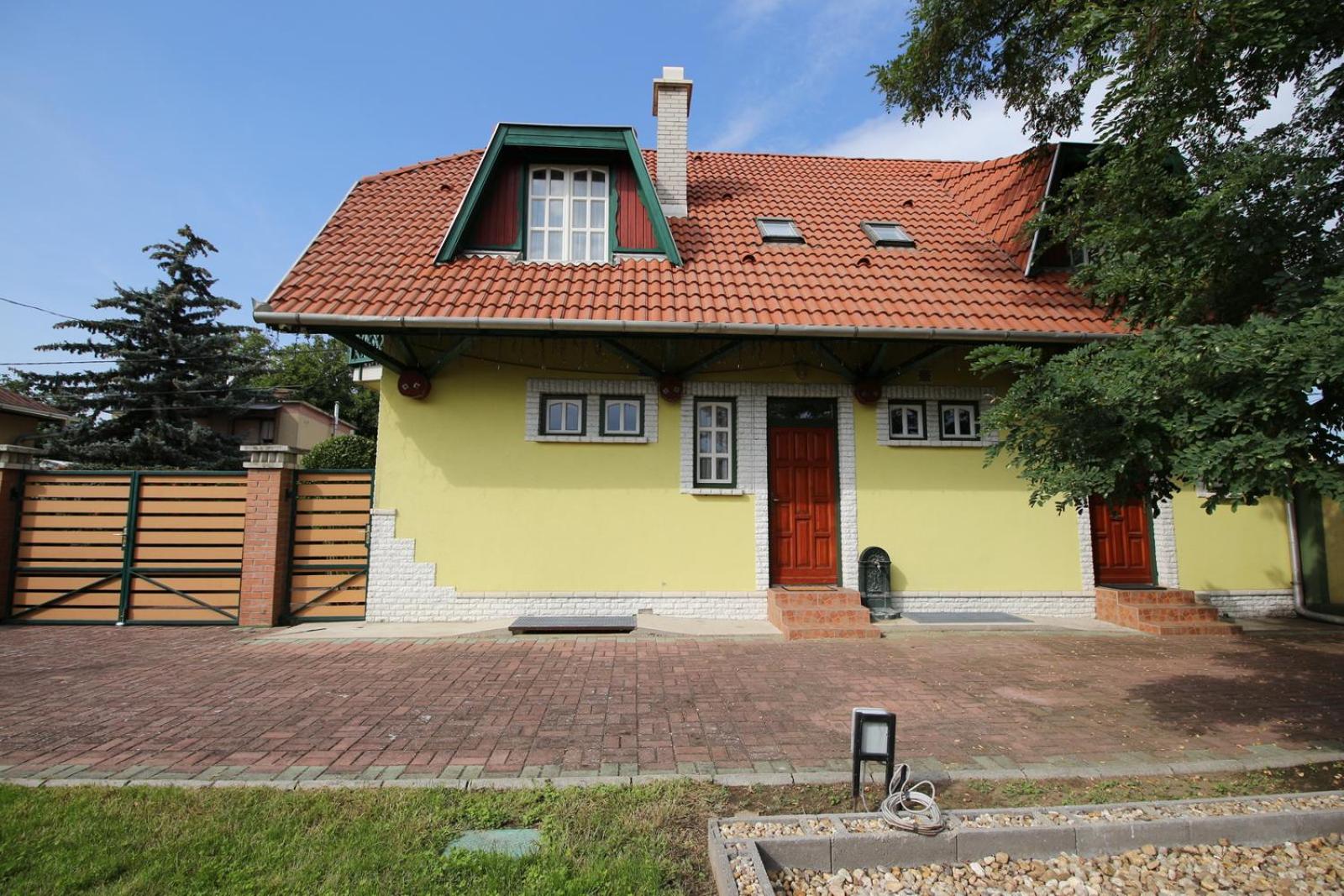 Aranyhaj Apartman