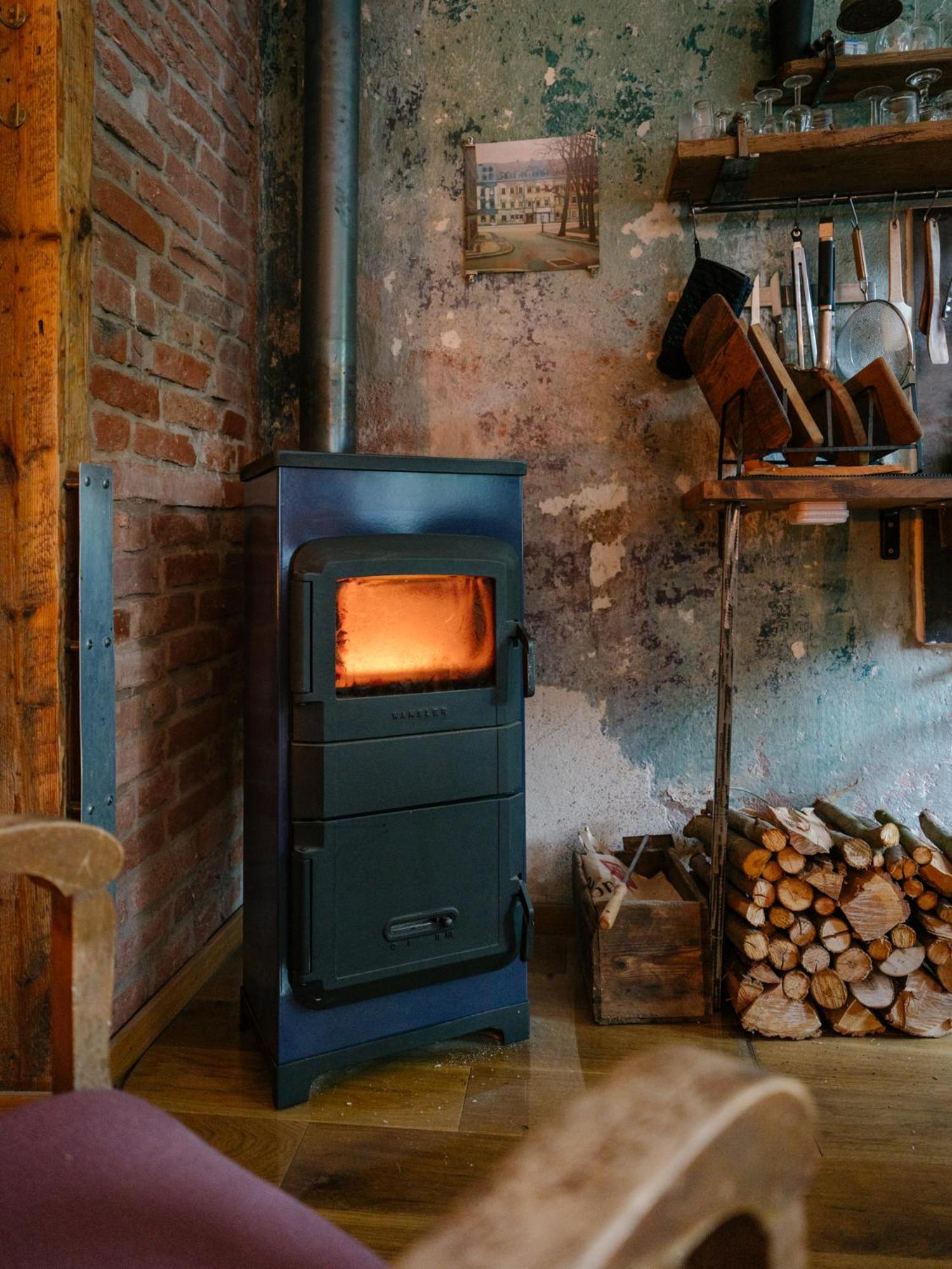 The Upholstery Tinyhouse Deluxe Eco Chalet Kreativ Citynah