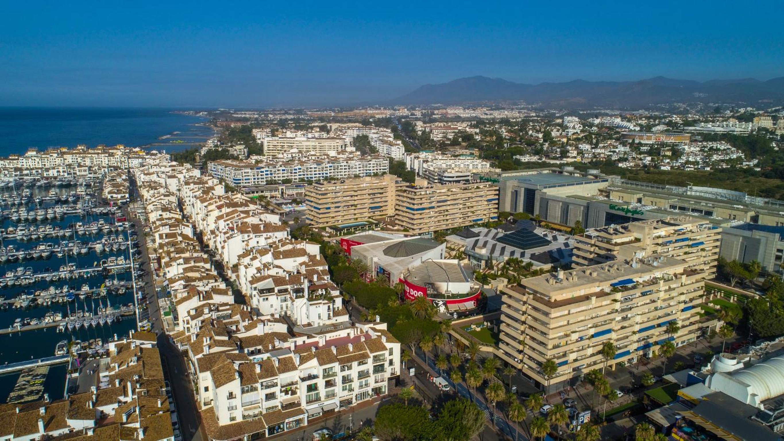 MARBELLA BANUS SUITES - Marbella Marina Banus Deluxe Apartment Sea Views