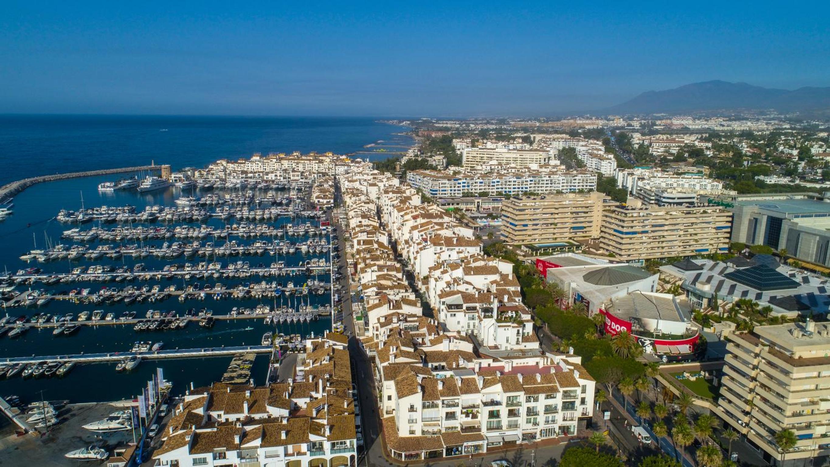 MARBELLA BANUS SUITES - Marbella Marina Banus Deluxe Apartment Sea Views