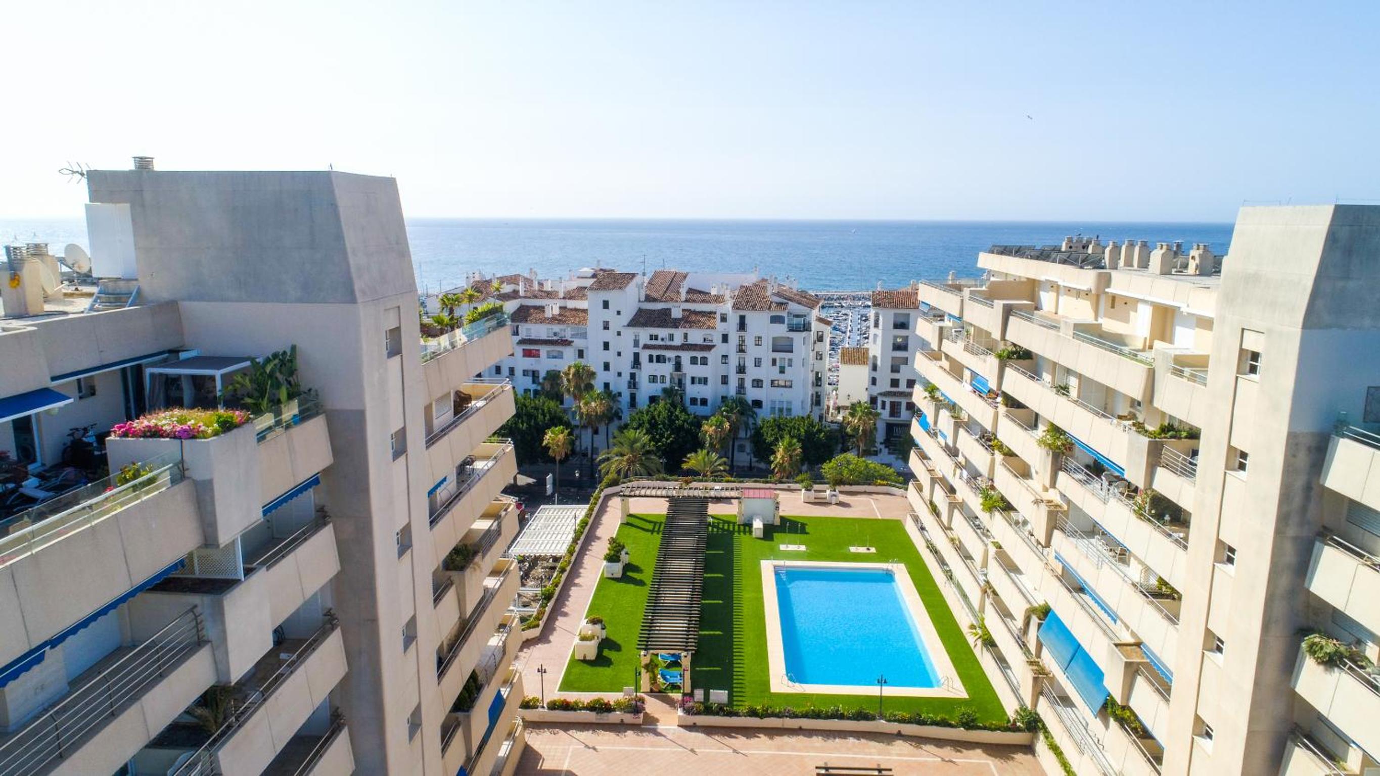 MARBELLA BANUS SUITES - Marbella Marina Banus Deluxe Apartment Sea Views
