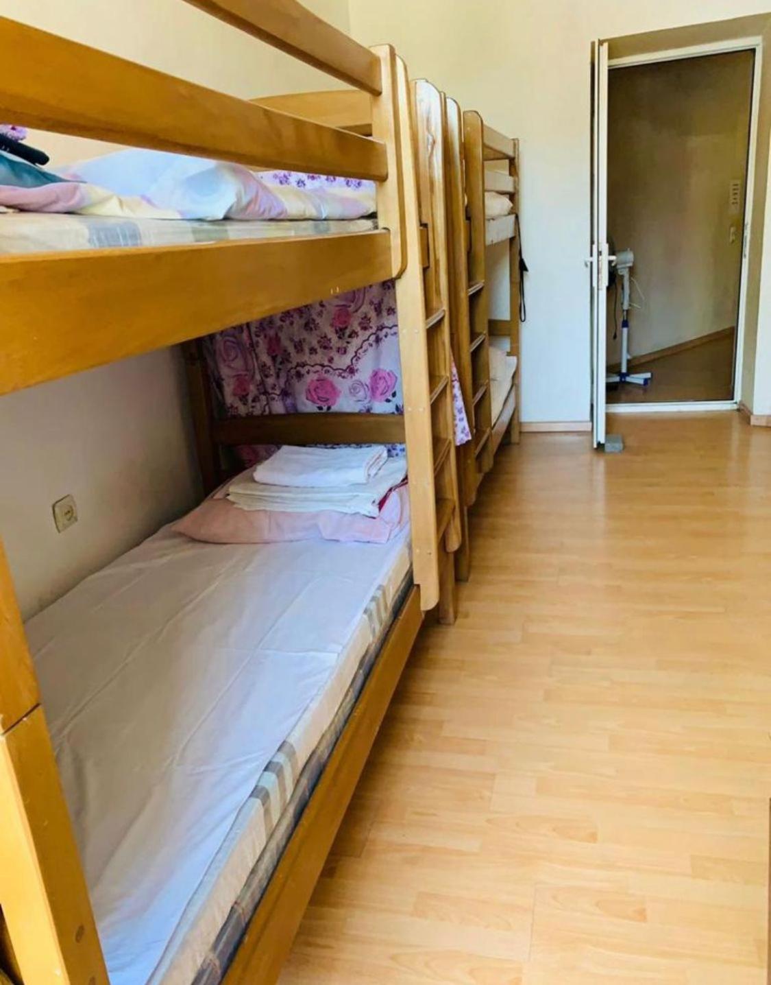Daisy Hostel & Tour