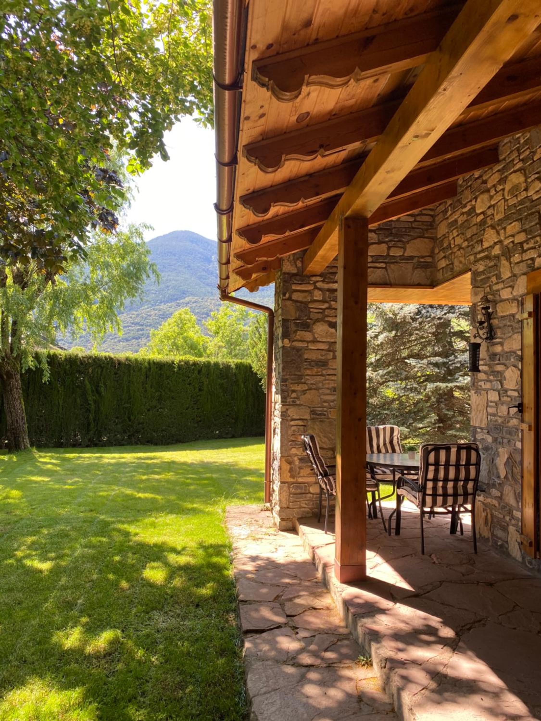 Casa Marian Villanua view 4