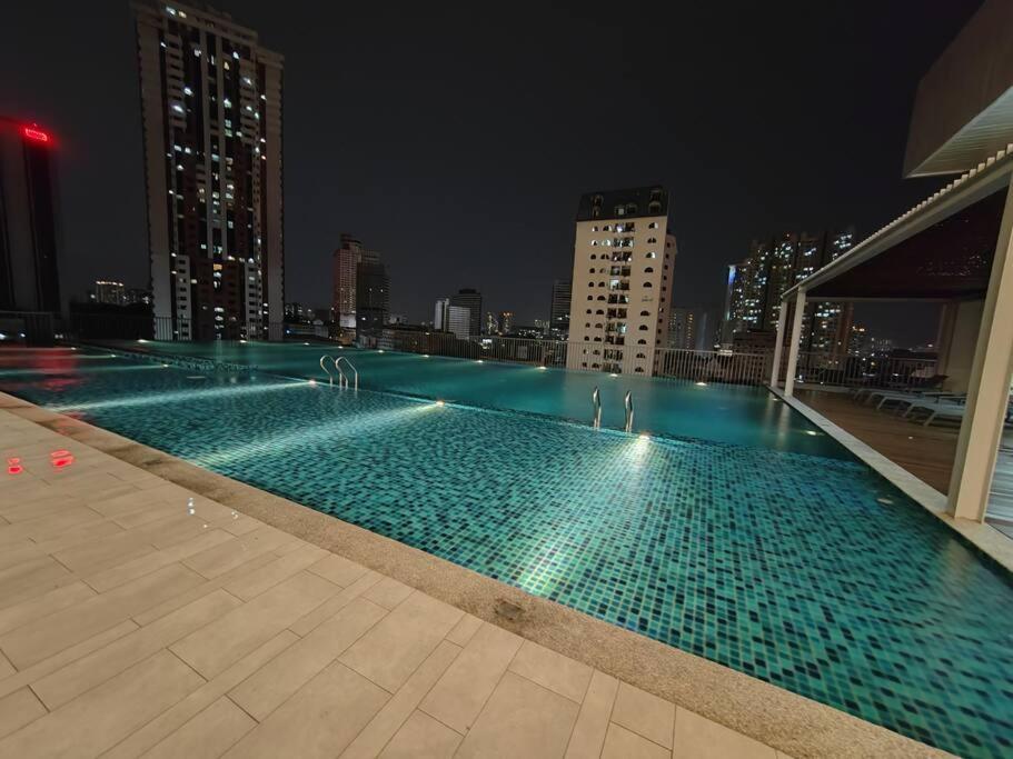 Chambers Residence by Fantastic, Balcony KLCC View
