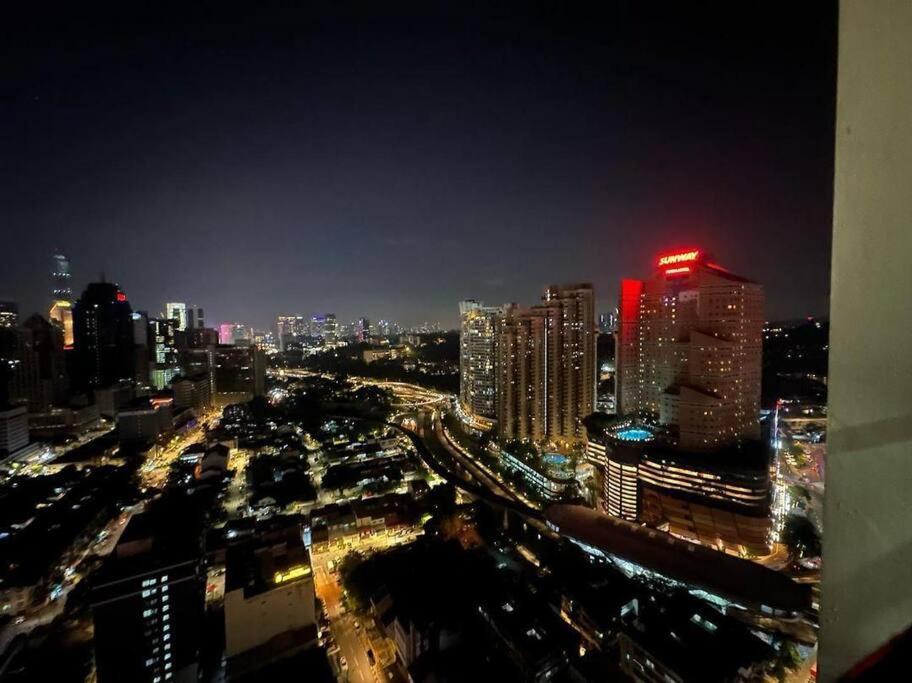 Chambers Residence by Fantastic, Balcony KLCC View