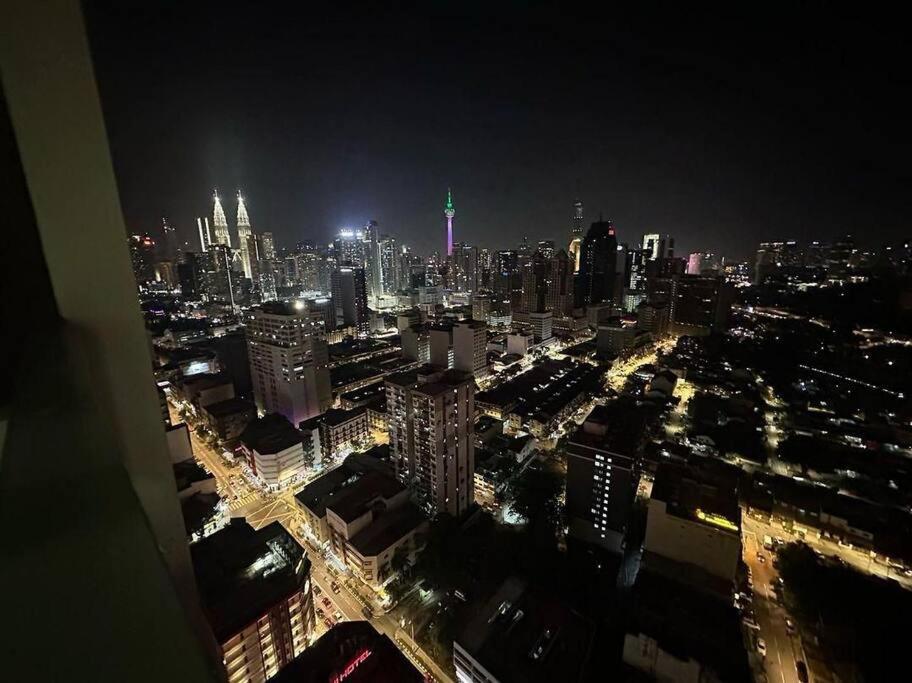 Chambers Residence by Fantastic, Balcony KLCC View