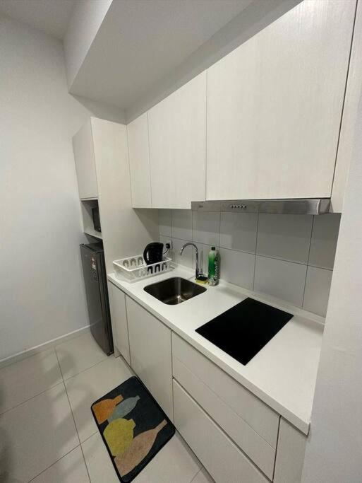 Chambers Residence by Fantastic, Balcony KLCC View