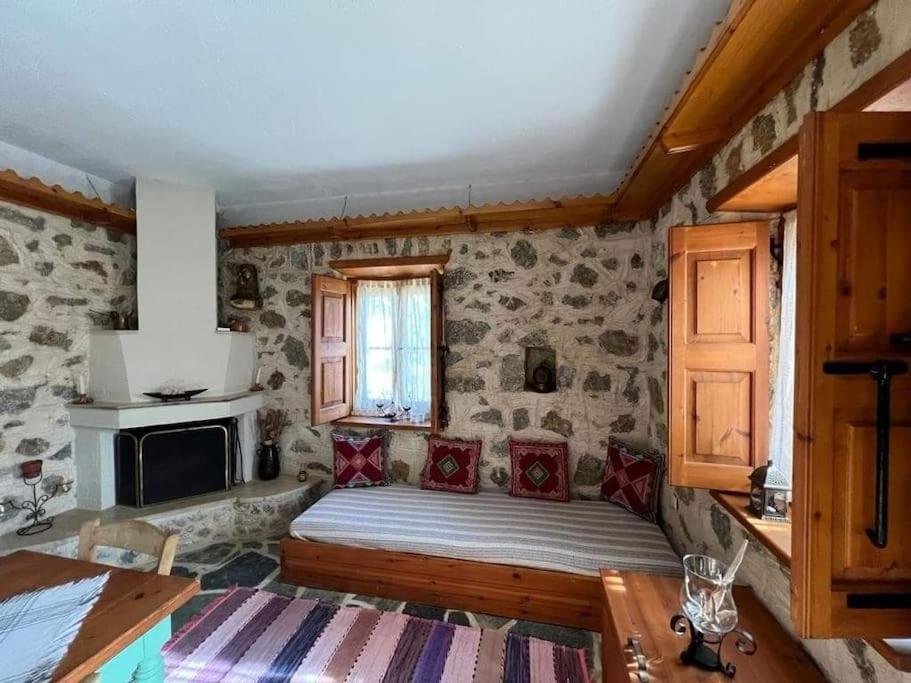 Calliope stone house