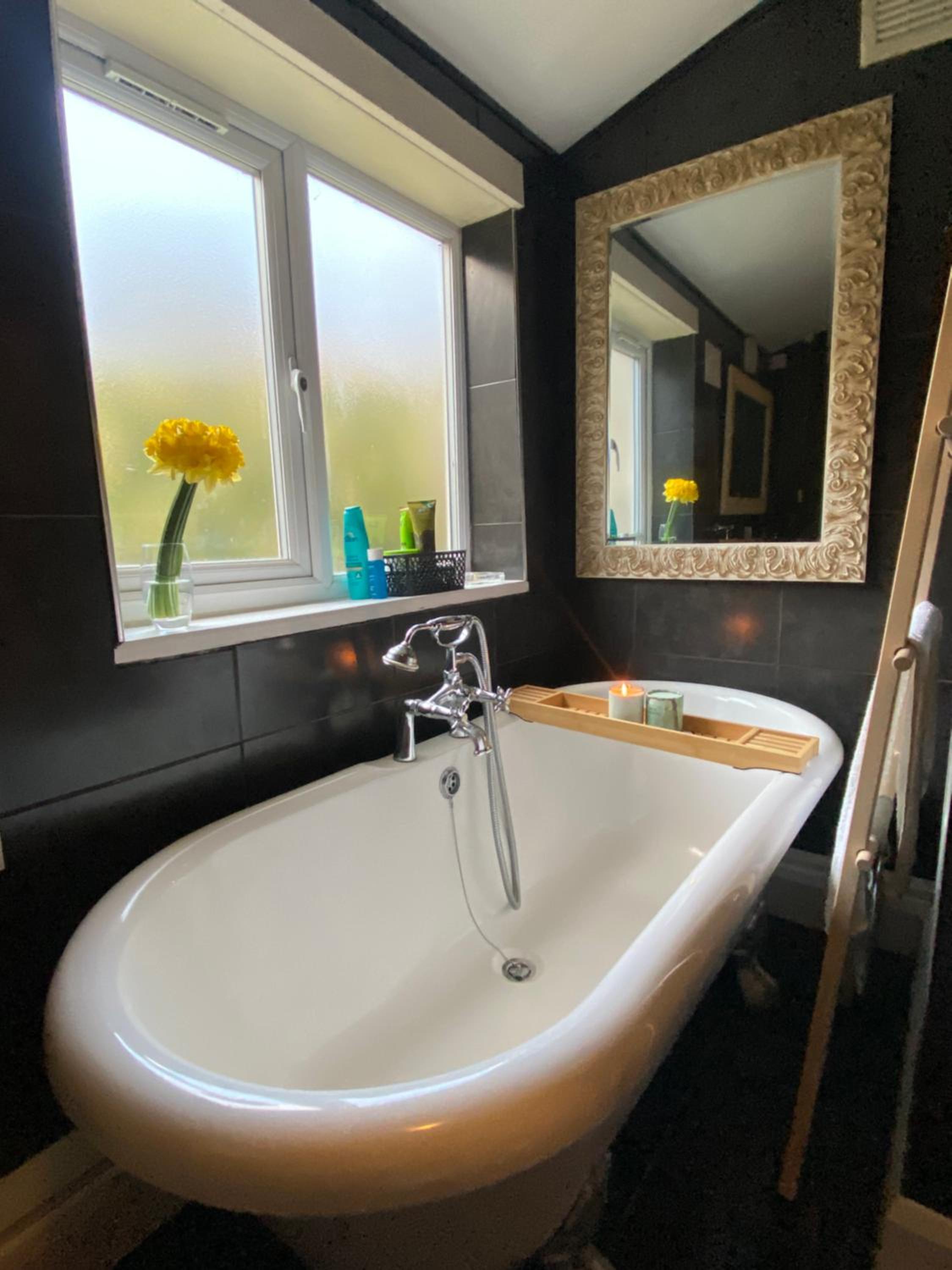Medway Getaway - 3 Bed Home with Luxury Bathroom view 2