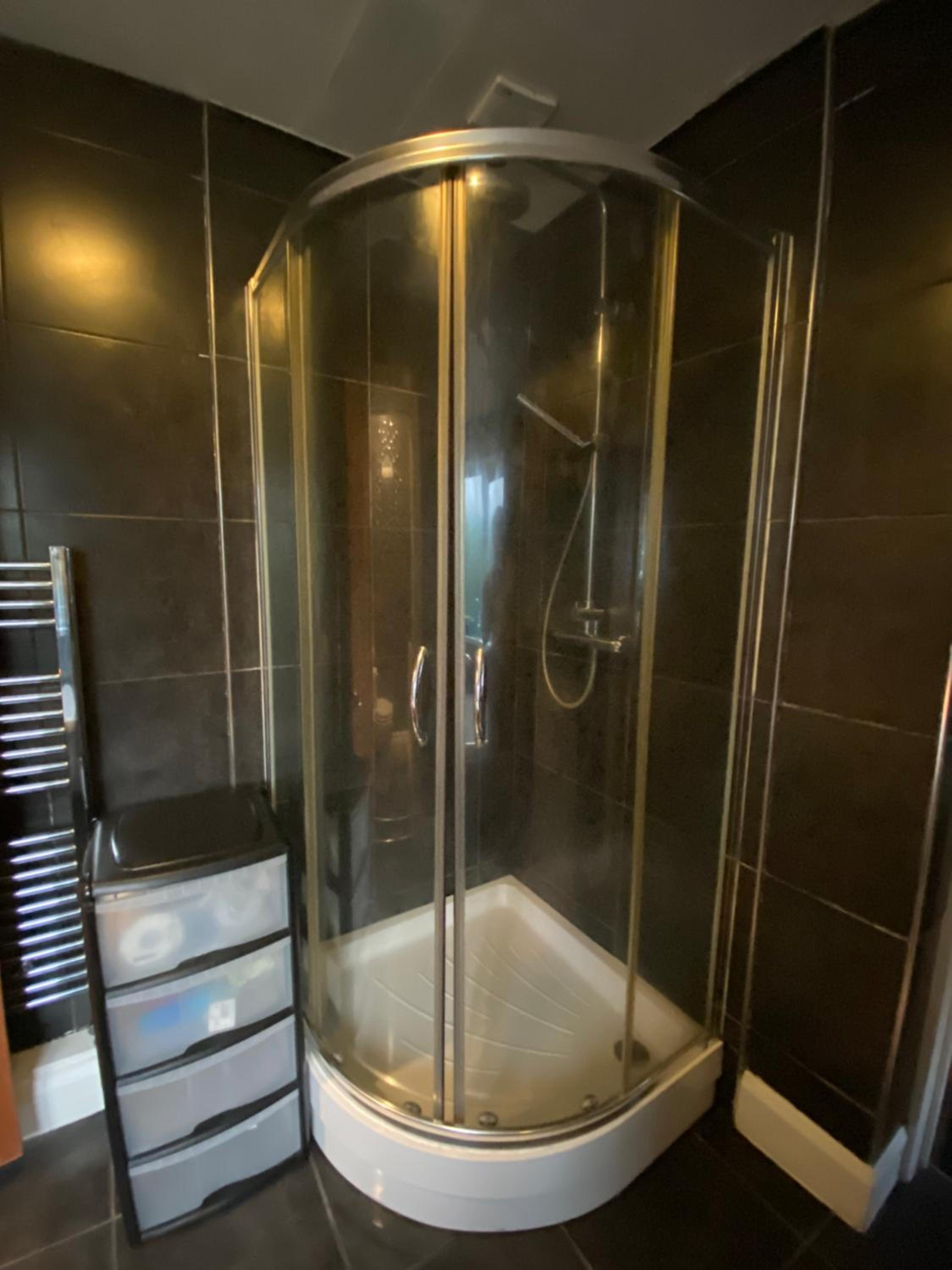 Medway Getaway - 3 Bed Home with Luxury Bathroom view 3