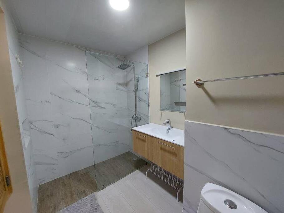 Apartamento moderno con piscina
