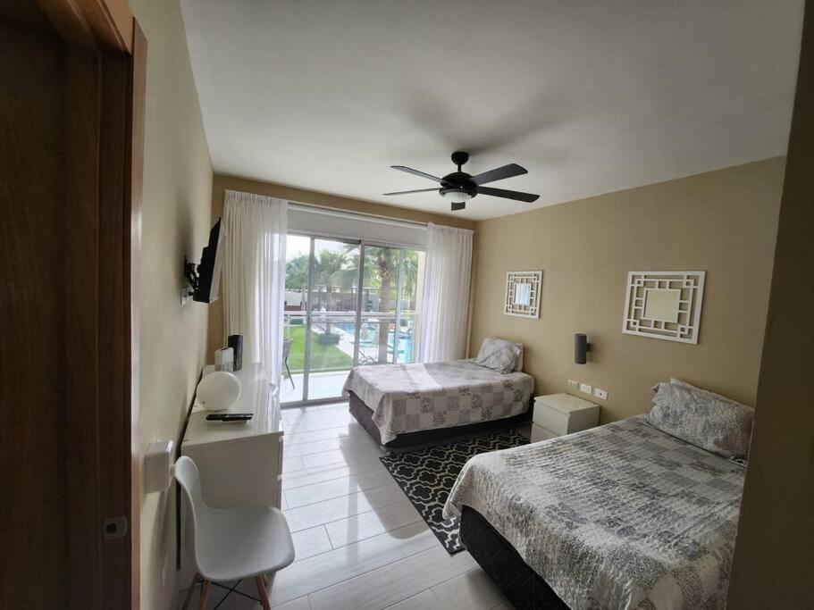 Apartamento moderno con piscina