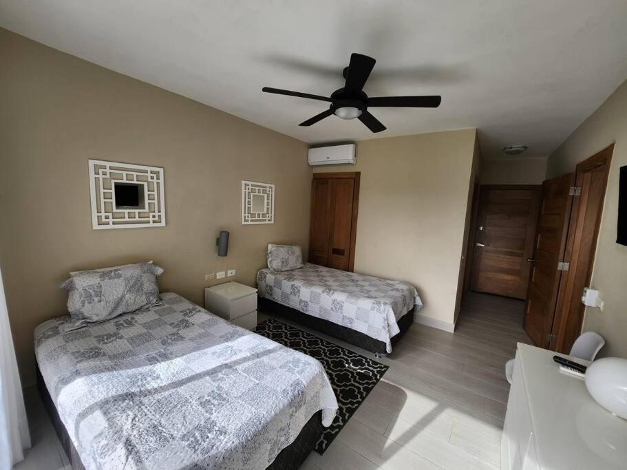 Apartamento moderno con piscina
