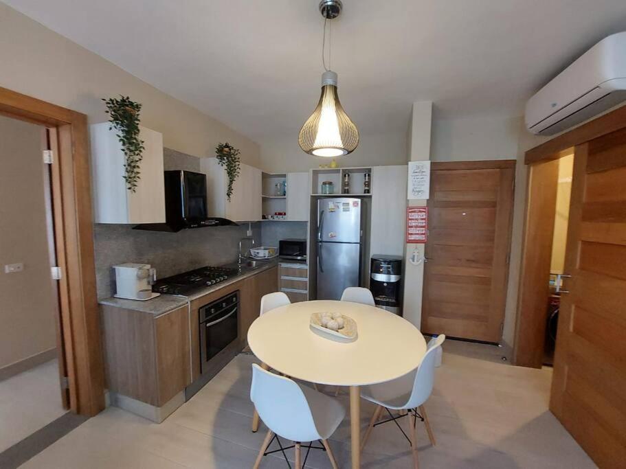 Apartamento moderno con piscina