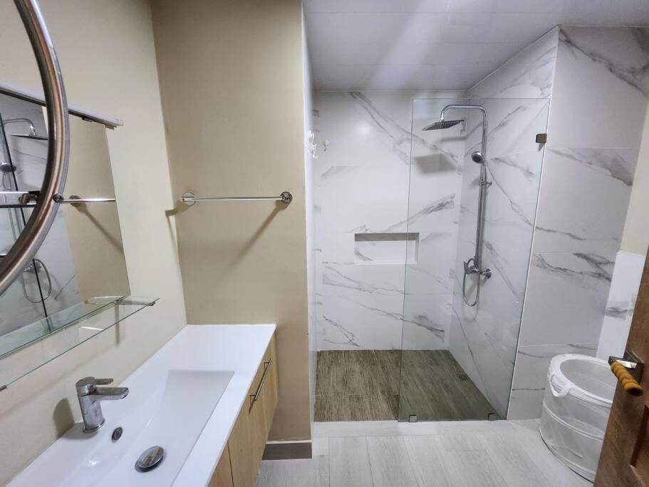 Apartamento moderno con piscina