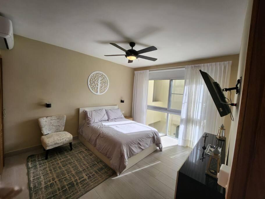 Apartamento moderno con piscina