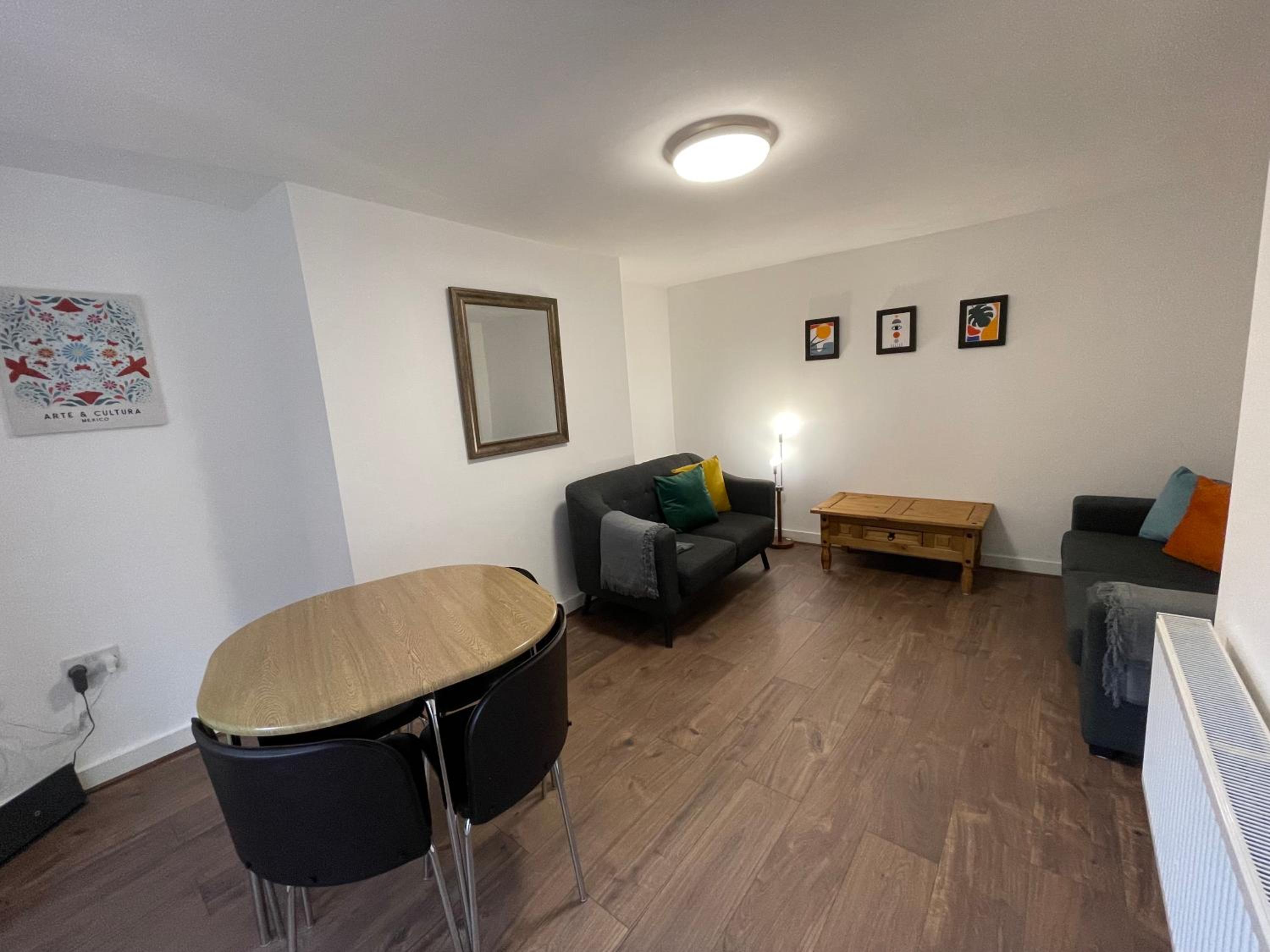 The Crescent, Flat 1 - Stockport, Manchester view 3
