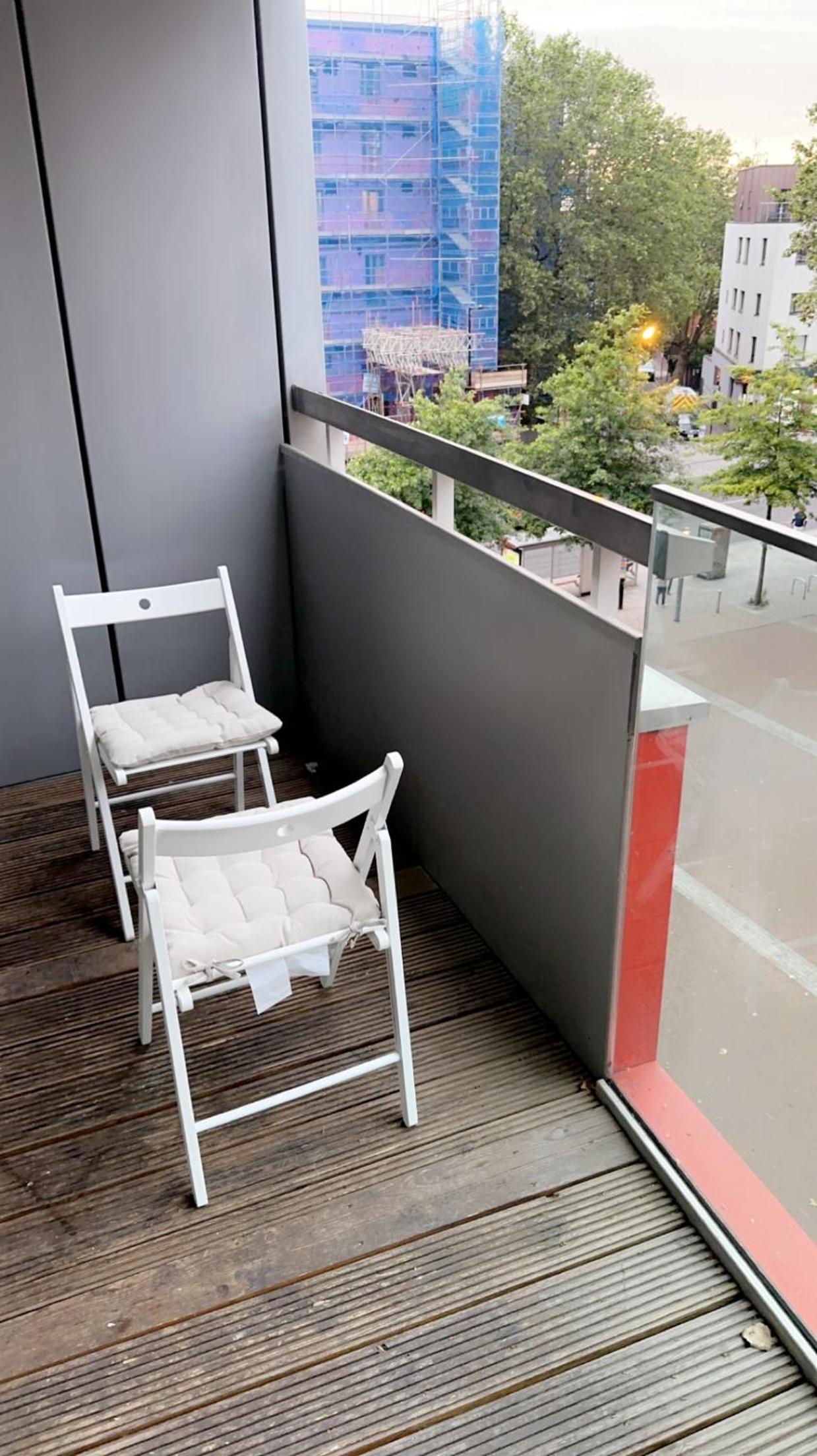 balcony