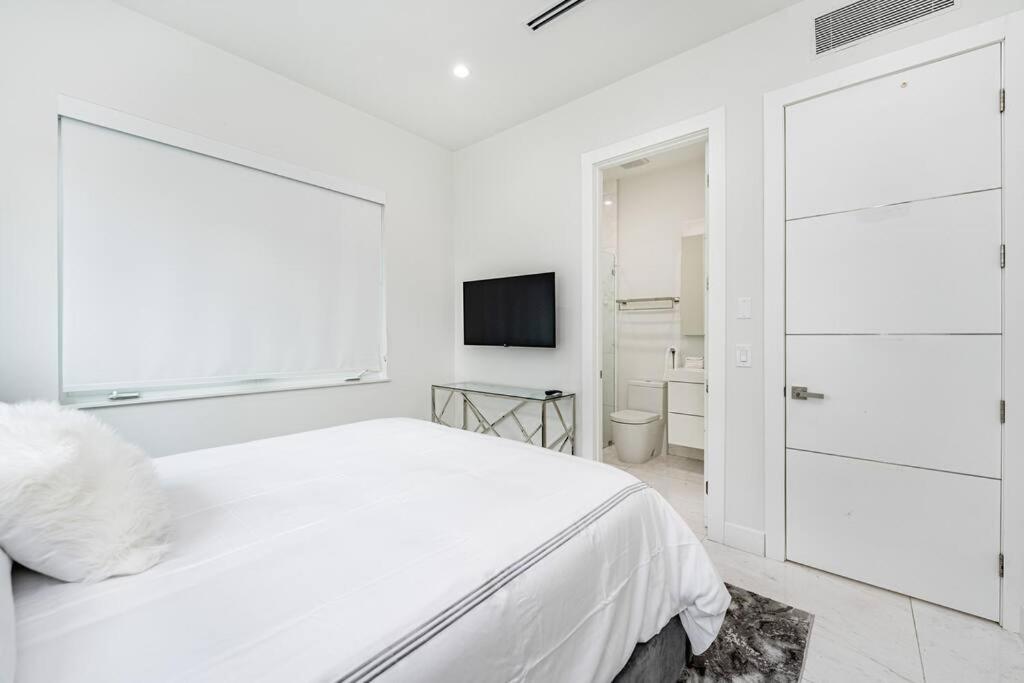 EXCLUSIVE PRIVATE RETREAT IN MIAMI !